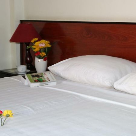 Nhi Trung Hotel Хоян Екстер'єр фото