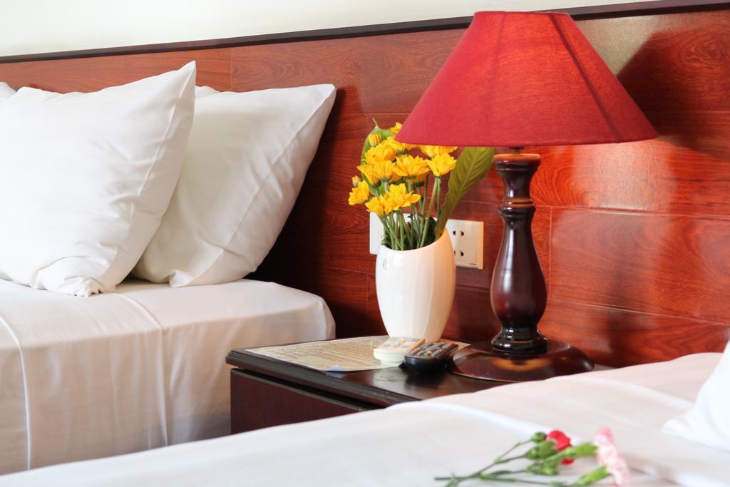 Nhi Trung Hotel Хоян Екстер'єр фото