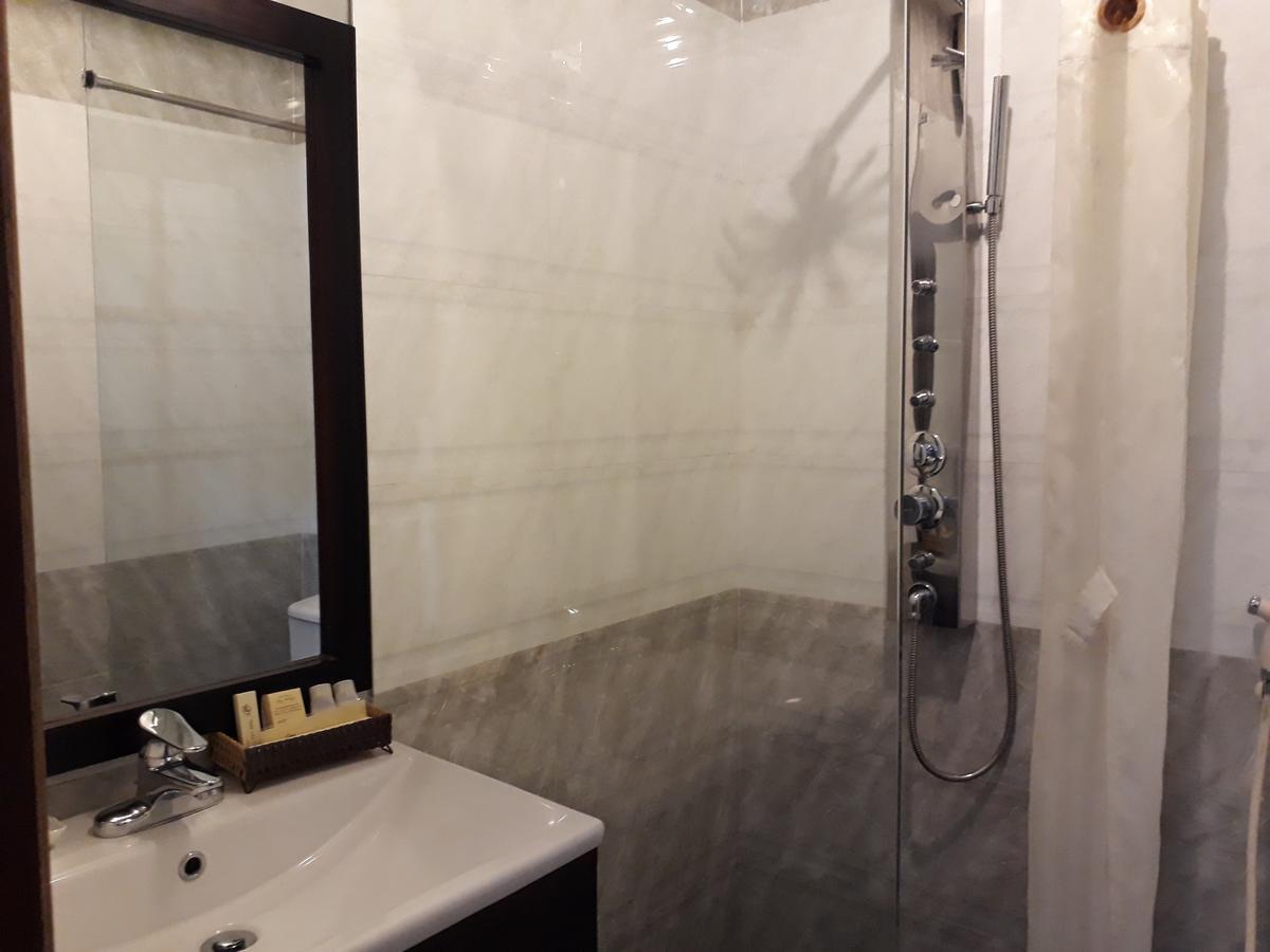 Nhi Trung Hotel Хоян Екстер'єр фото