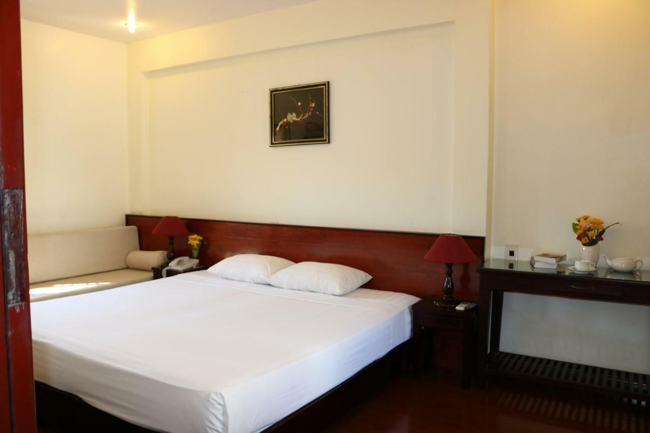 Nhi Trung Hotel Хоян Екстер'єр фото